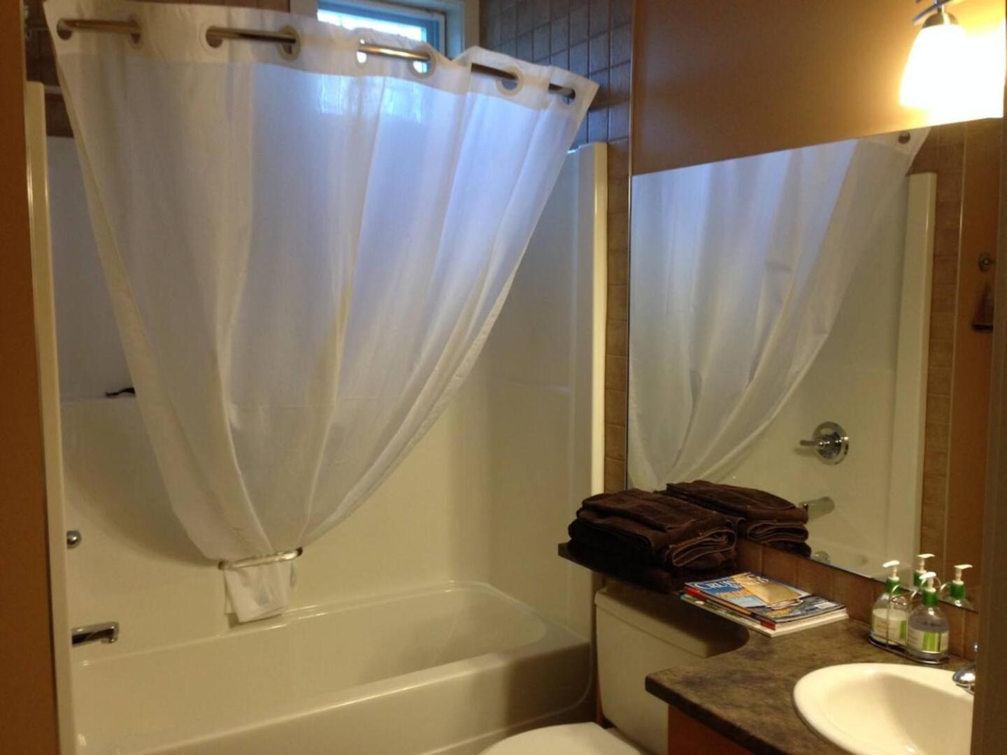 Sooke Vacations - Upscale Sooke Vacation Rental - Property Image 3