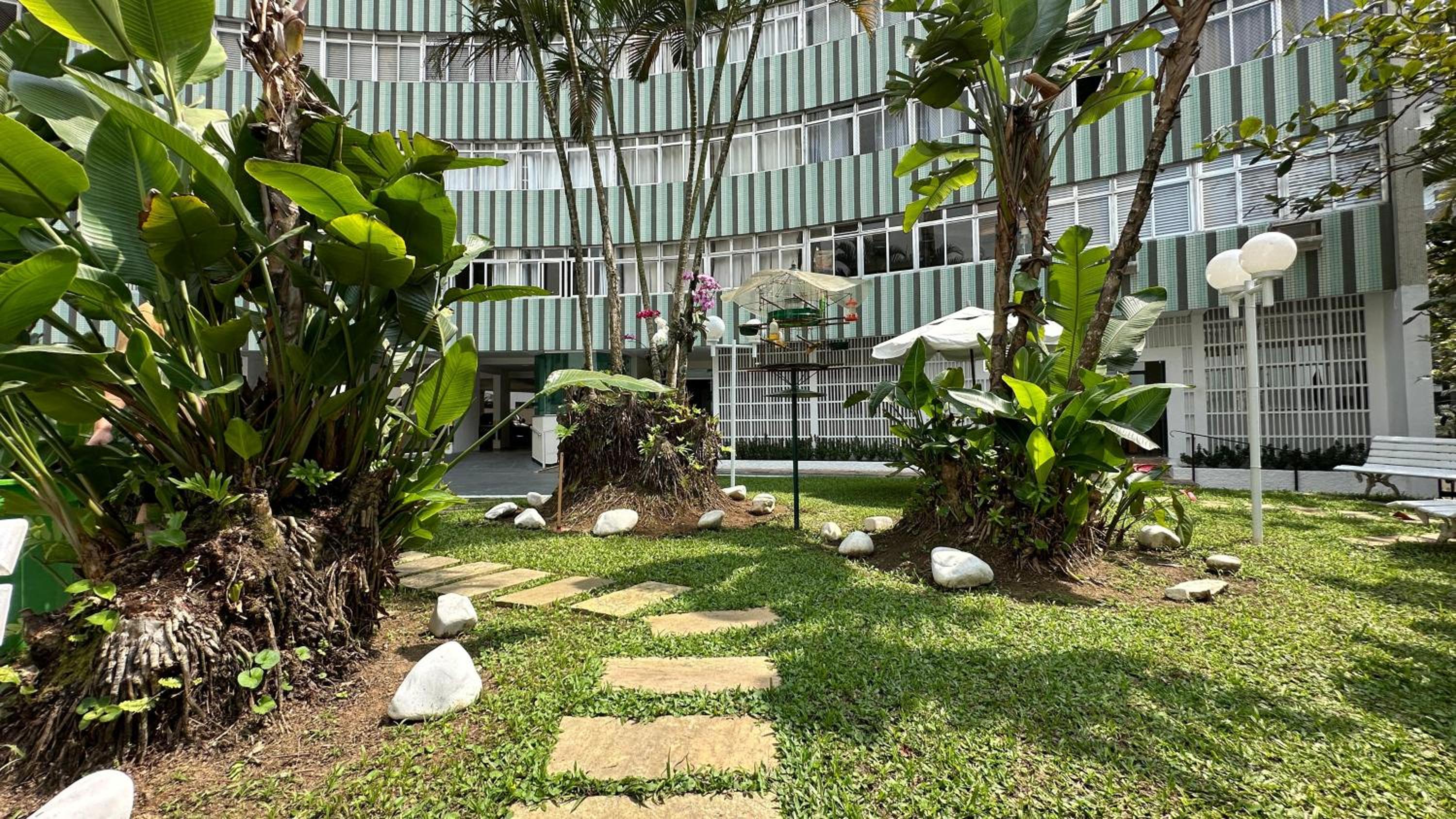 Apartamento Pintangueiras - Pé na Areia com Serviço de Praia