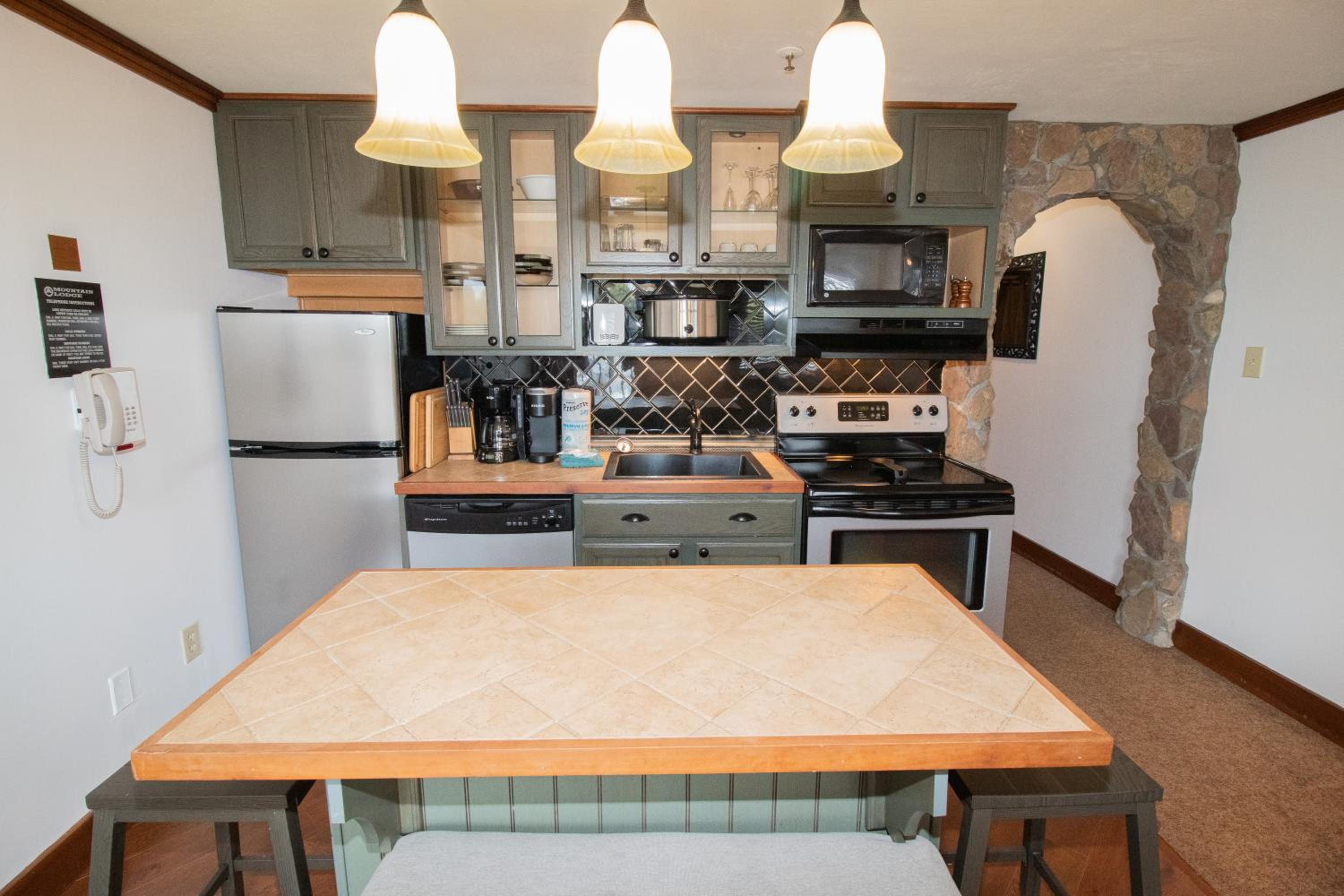 ML217 Whimsical Retreat Close to Village Ballhooter EZ Park Wi-Fi Sleeps 4 view 3