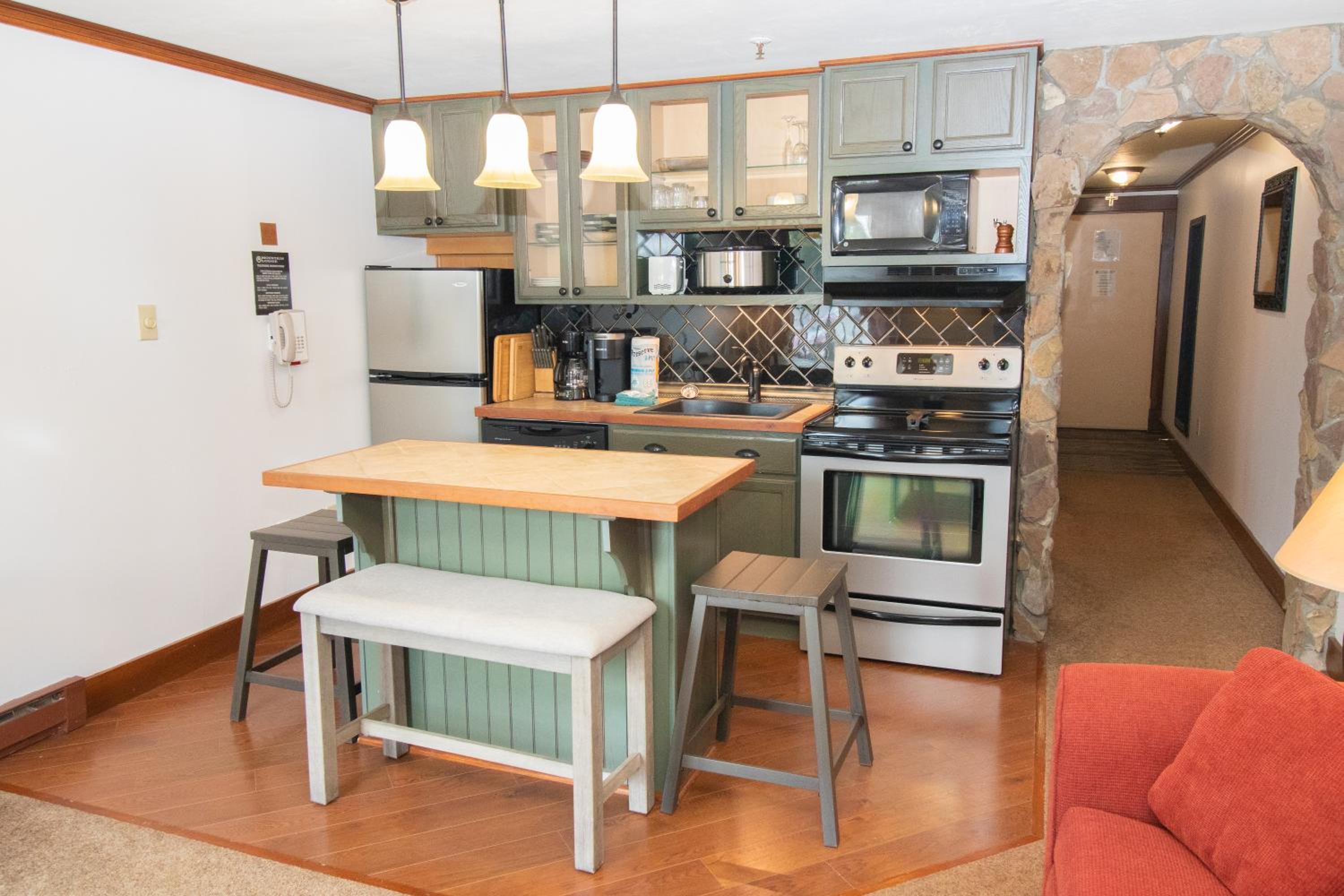 ML217 Whimsical Retreat Close to Village Ballhooter EZ Park Wi-Fi Sleeps 4 view 5