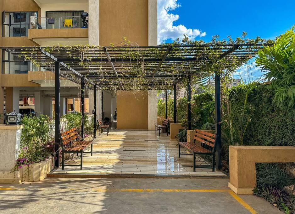 Exquisite 1Bed with Free Parking Gym and Pool view 3