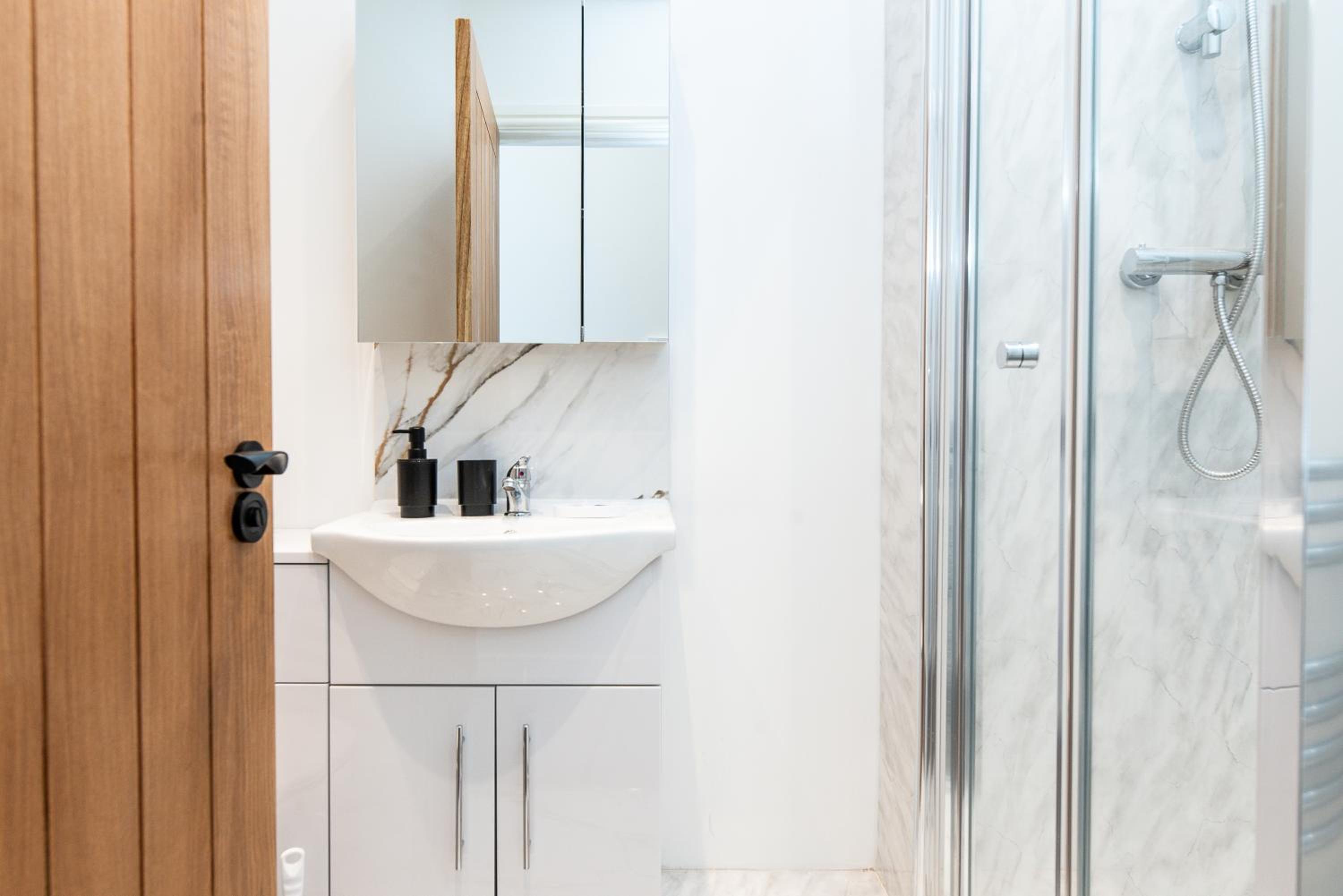 Deluxe 2 Bedroom Apartment In City Centre 5