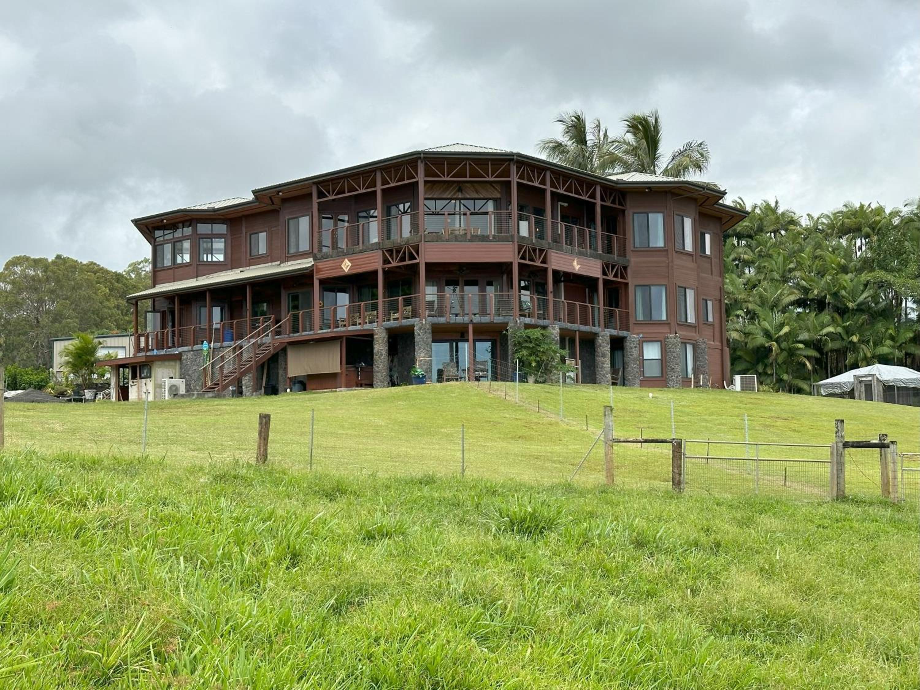 Hotel Magic Skies B&B - Image 1