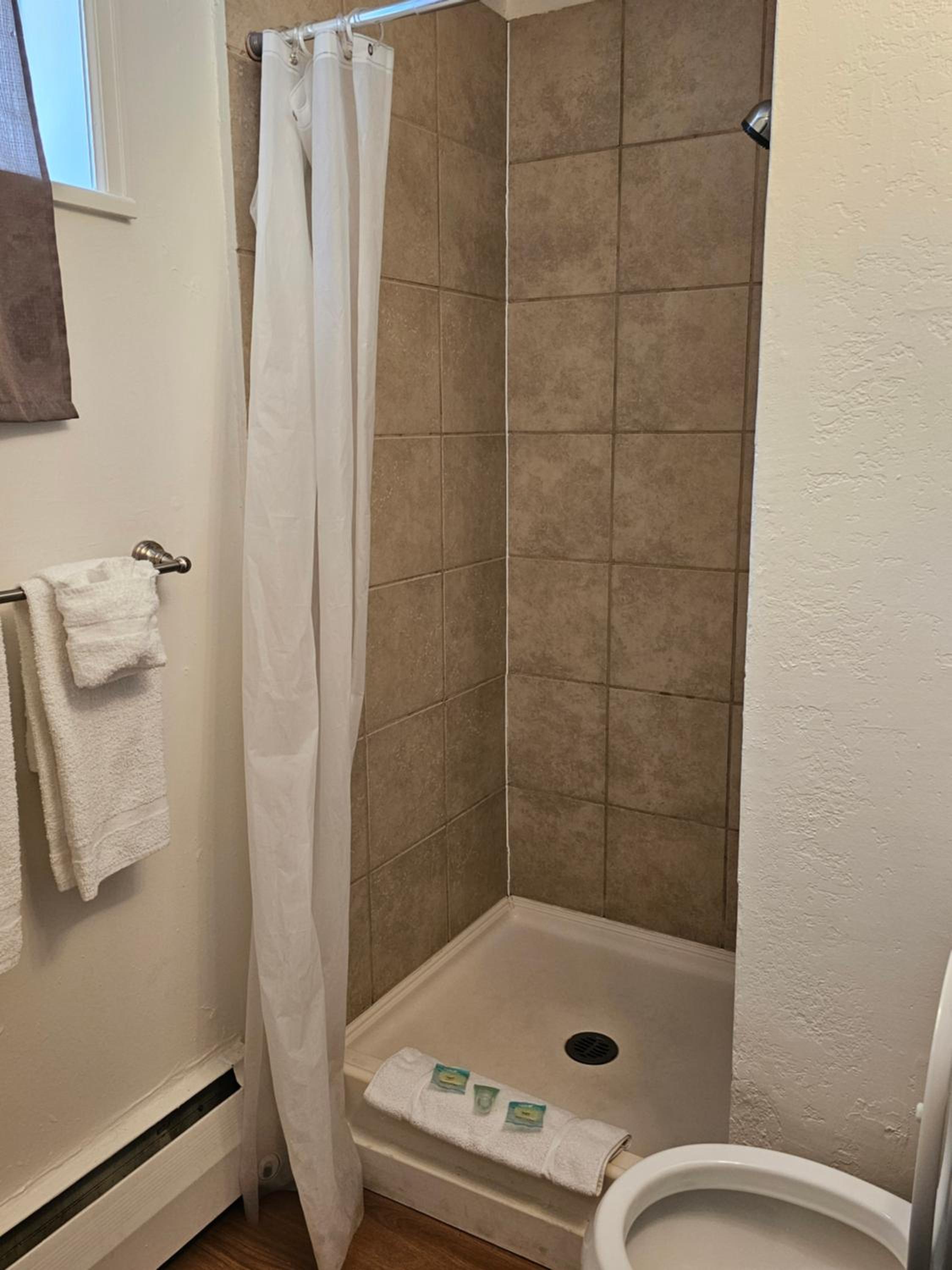 HH Motor Lodge - Property Image 25