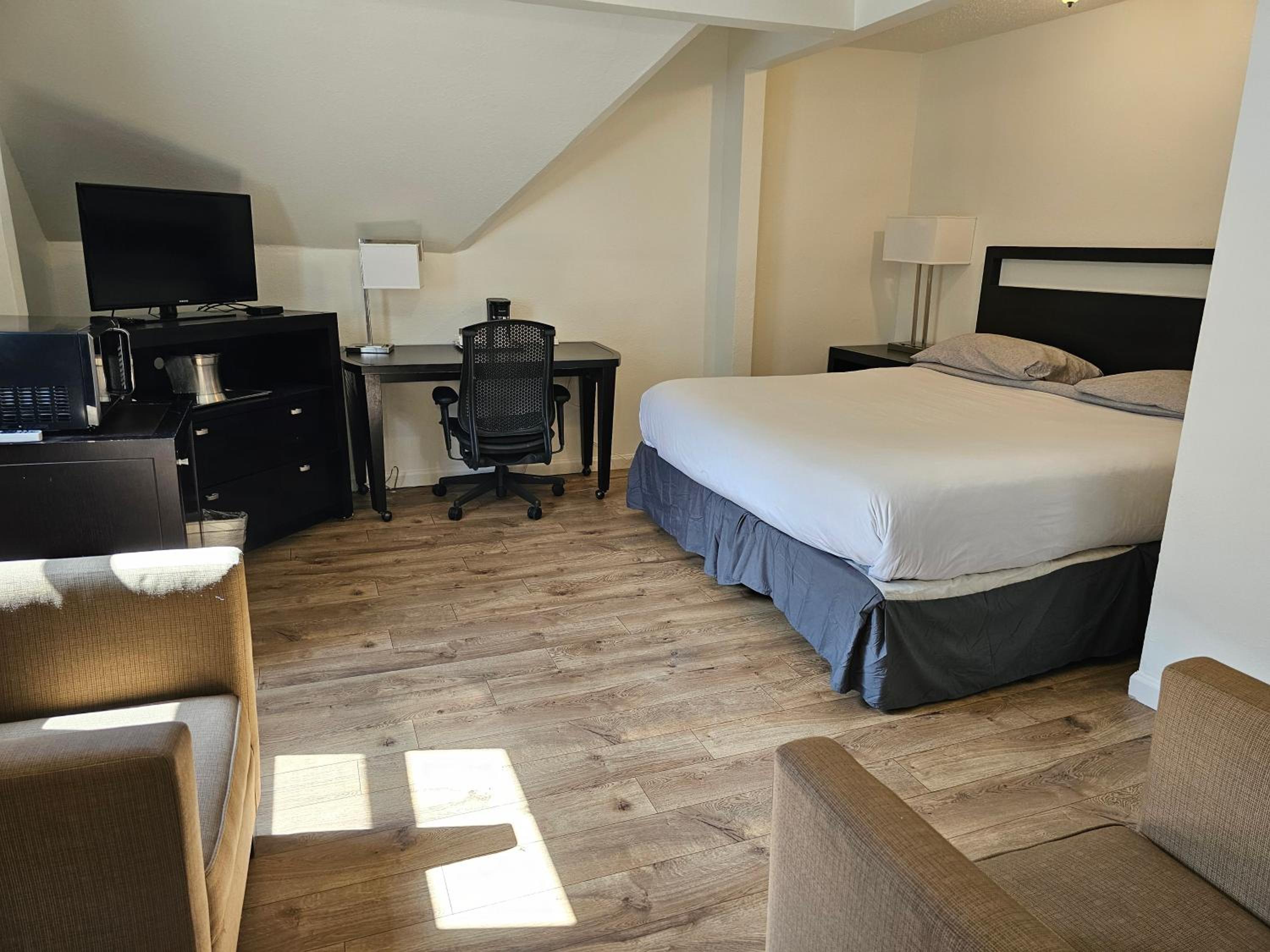 HH Motor Lodge - Property Image 21
