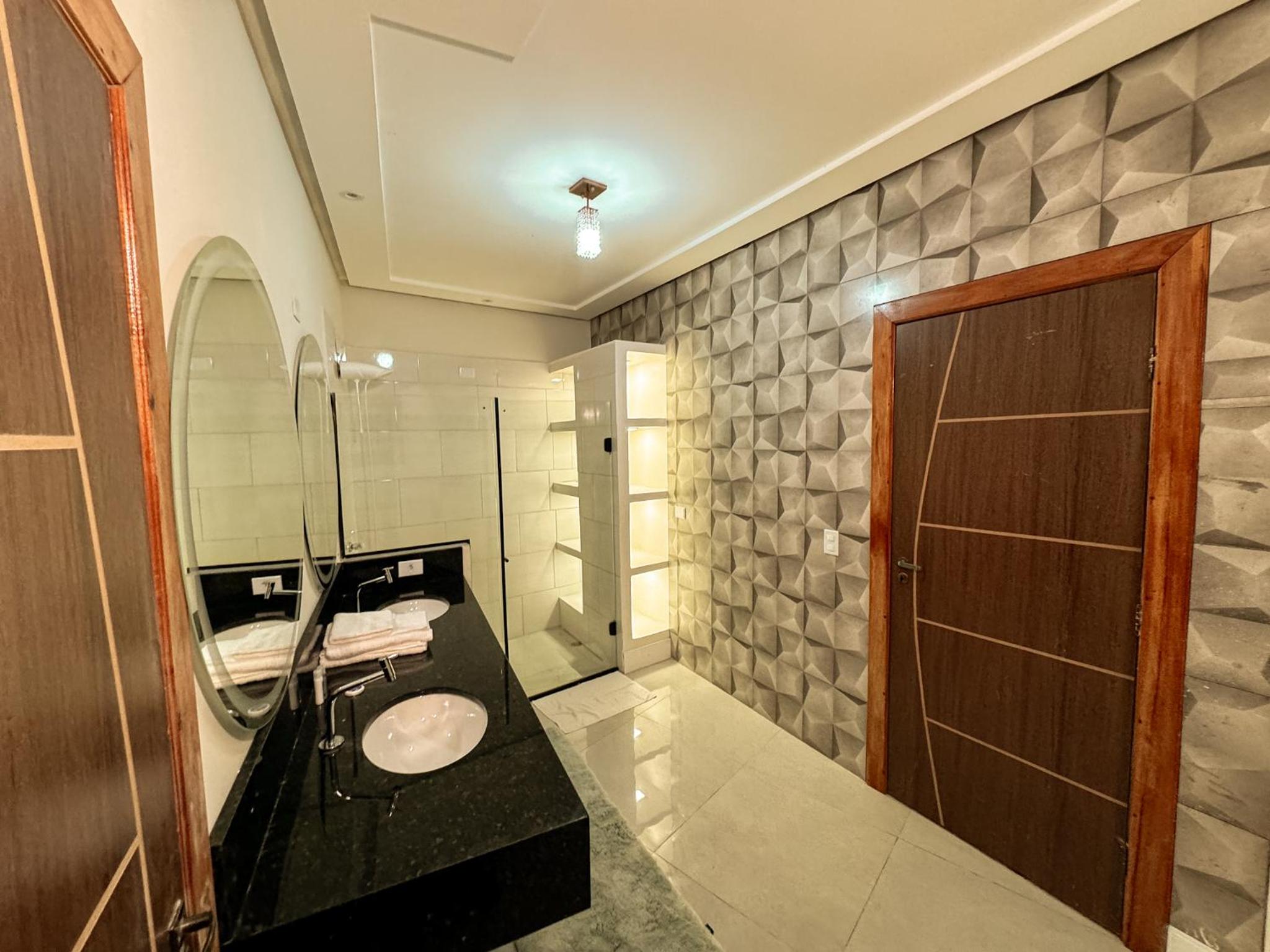 Diamantina Falls Boutique Hotel & Spa