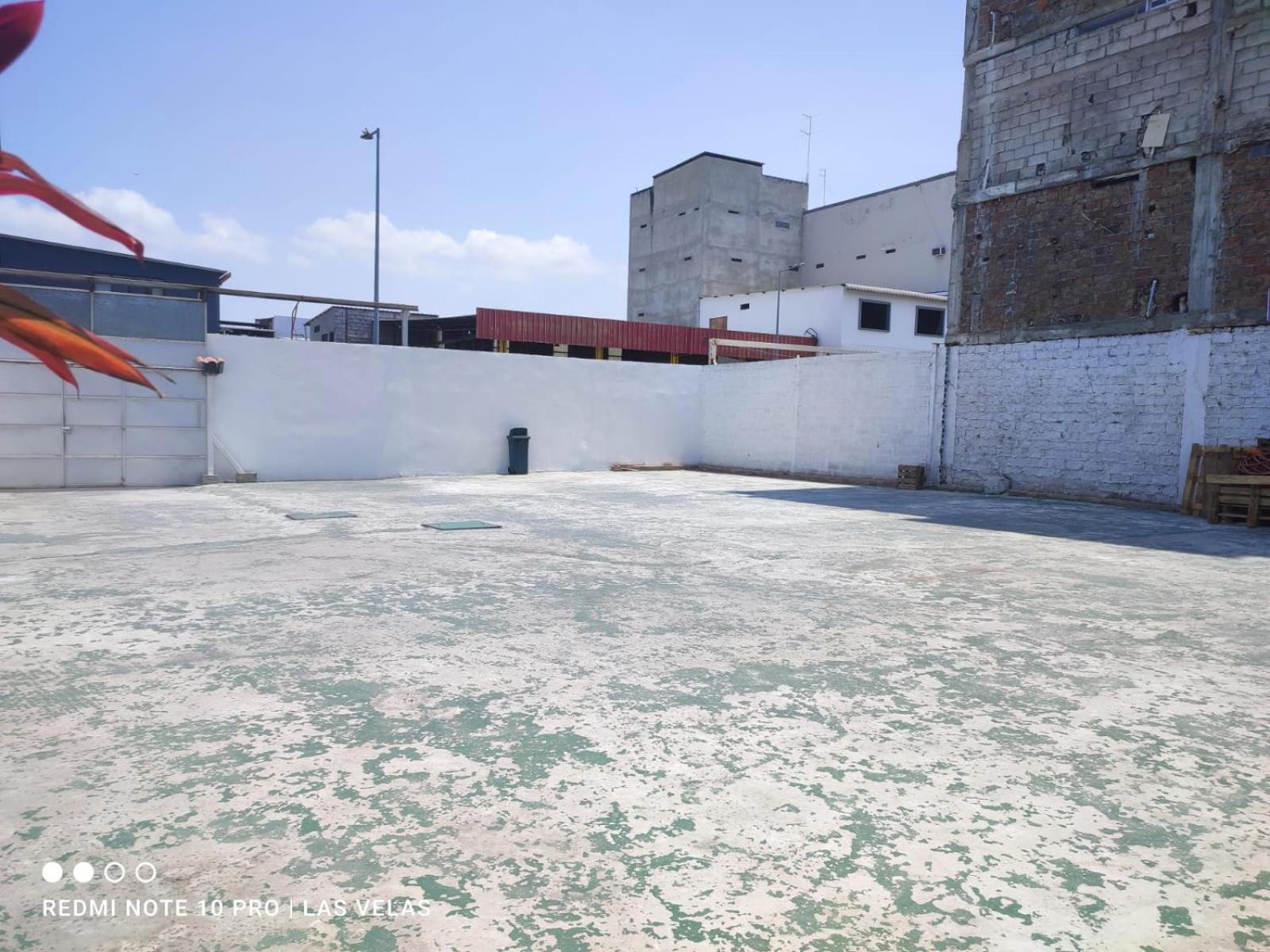 hostal confortable con piscina