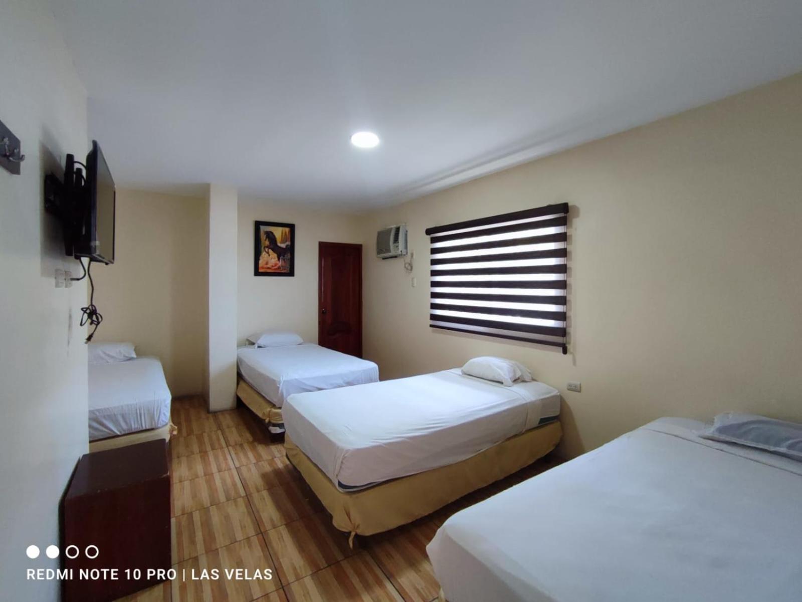 hostal confortable con piscina