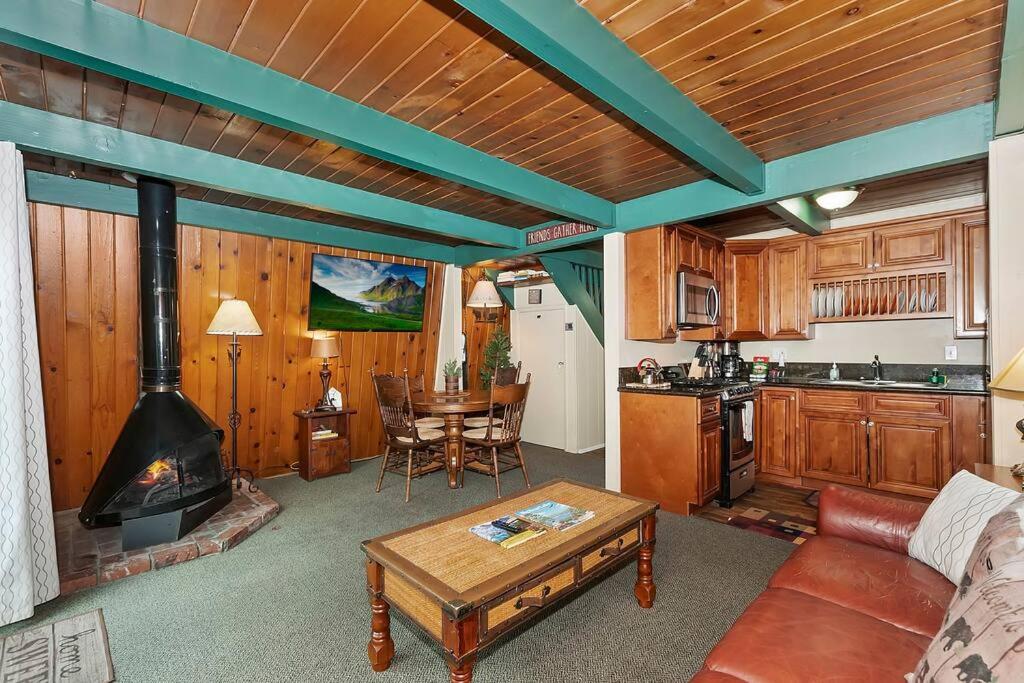 Black Cedar Bungalow