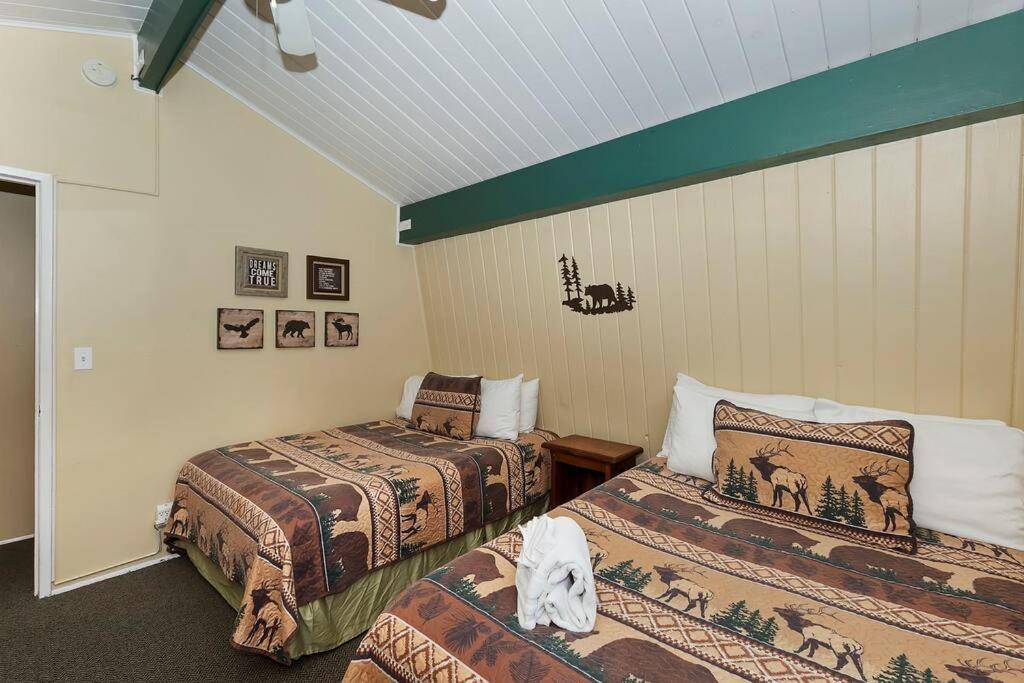 Black Cedar Bungalow