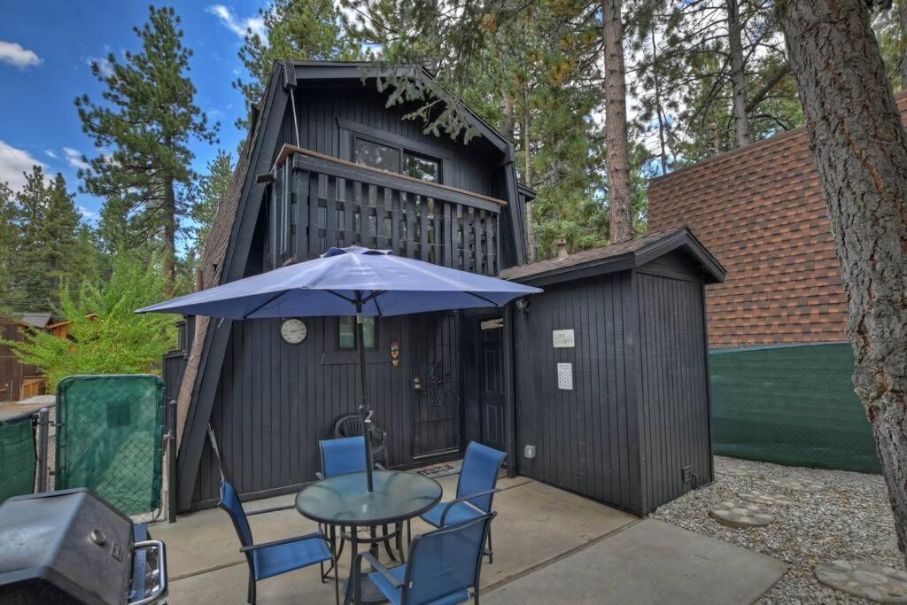 Black Cedar Bungalow