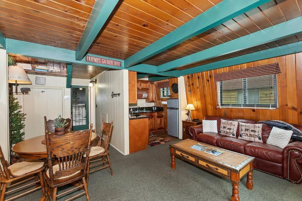 Black Cedar Bungalow