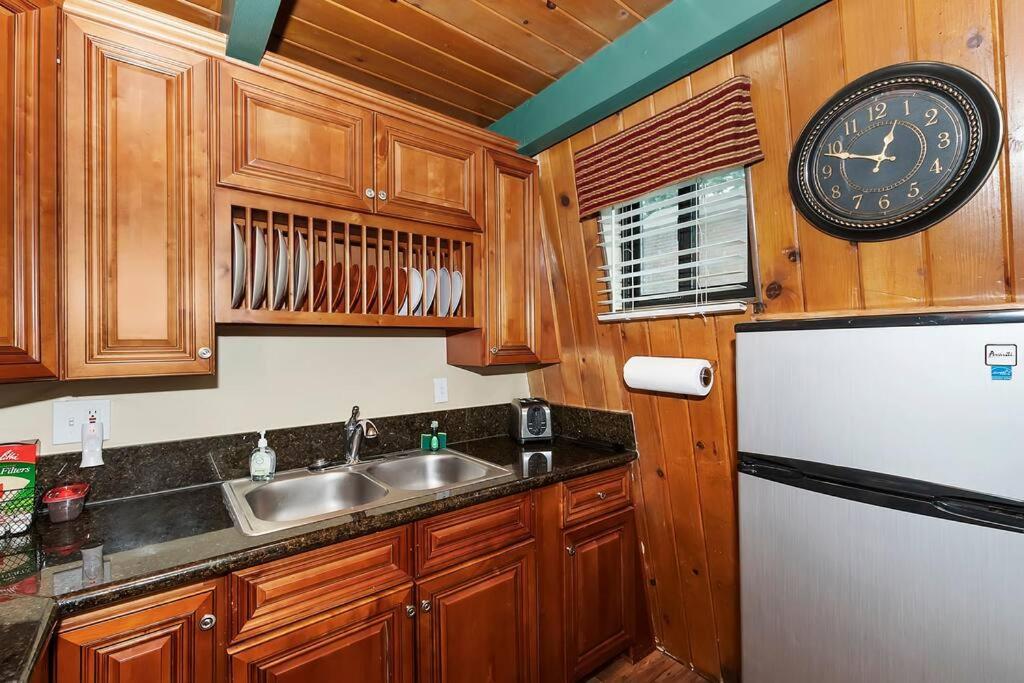 Black Cedar Bungalow