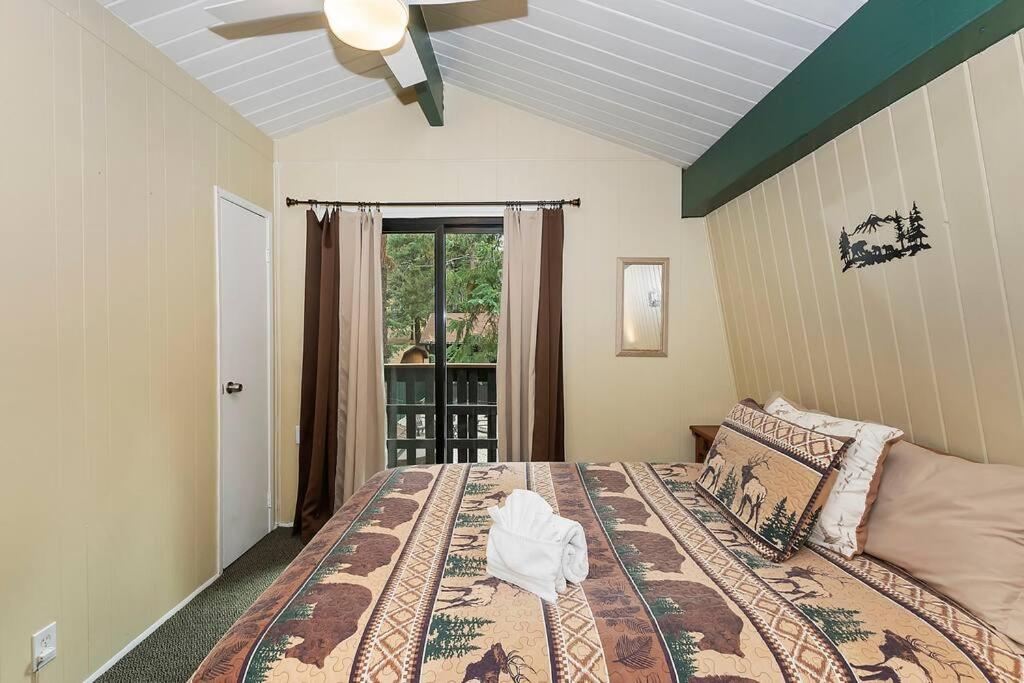Black Cedar Bungalow
