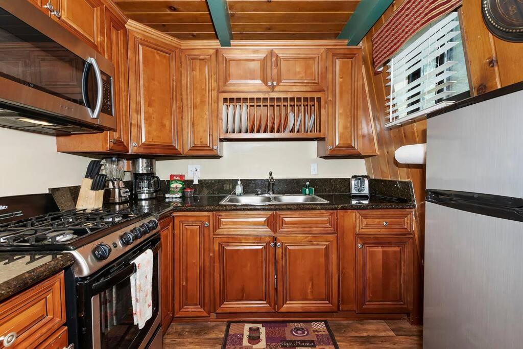 Black Cedar Bungalow