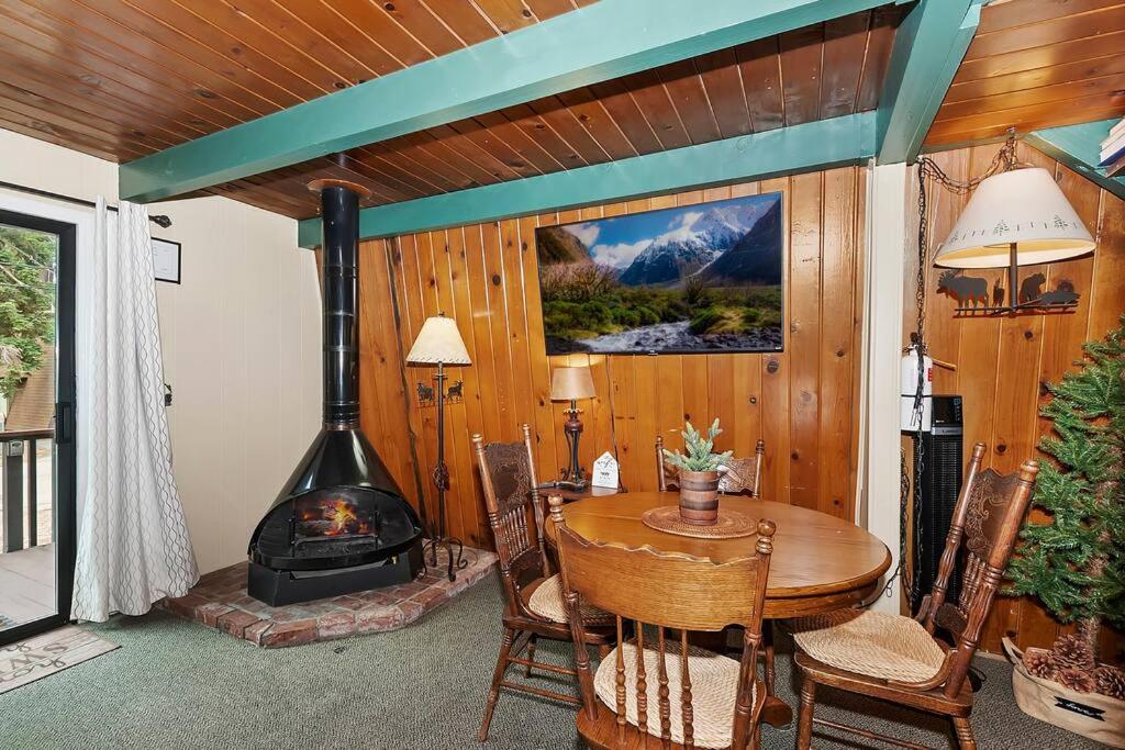 Black Cedar Bungalow