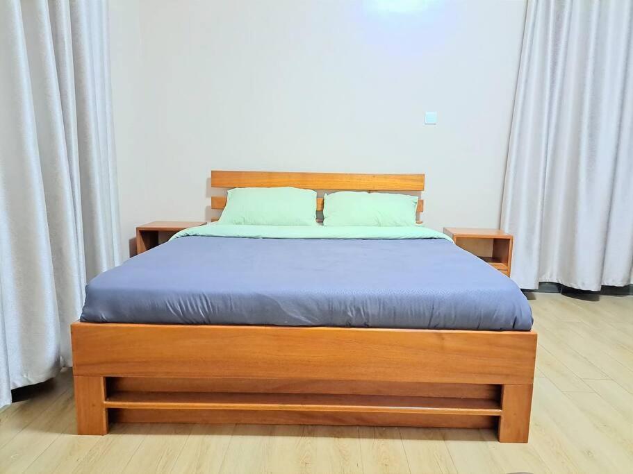 1 Bedroom Apartment in Kampala - WiFi - PowerBack - Workspace view 4