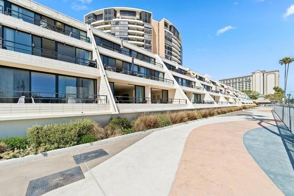 Hotel Waterfront Marina View 1600sqft Pool Top Floor