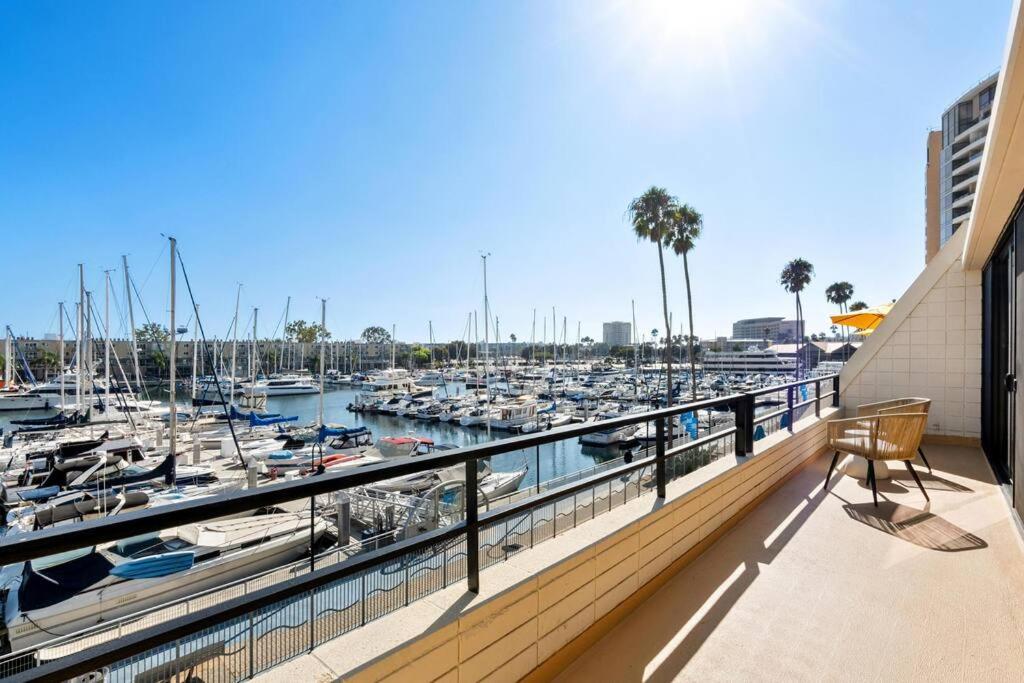 Waterfront Marina View 1600sqf Pool Top Floor