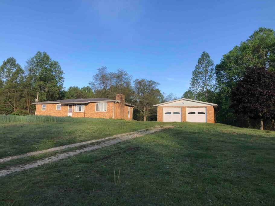 Bloomington Vacations - Harmony Hills 3 bedroom farm house - Property Image 1