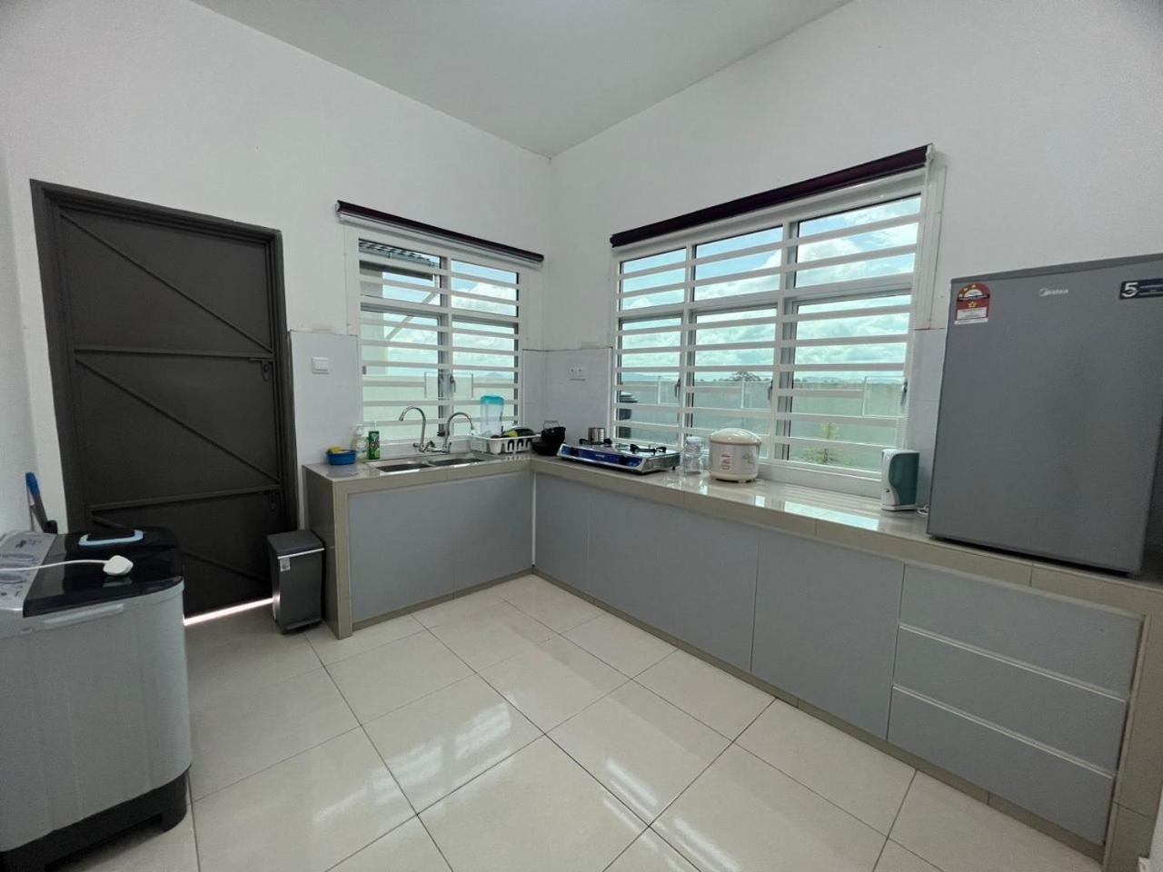 TheBreeze Paddy Home Semi-D setingkat 3 bilik airconds berhadapan Hospital Sultanah Bahiyah - parking luas photo 8