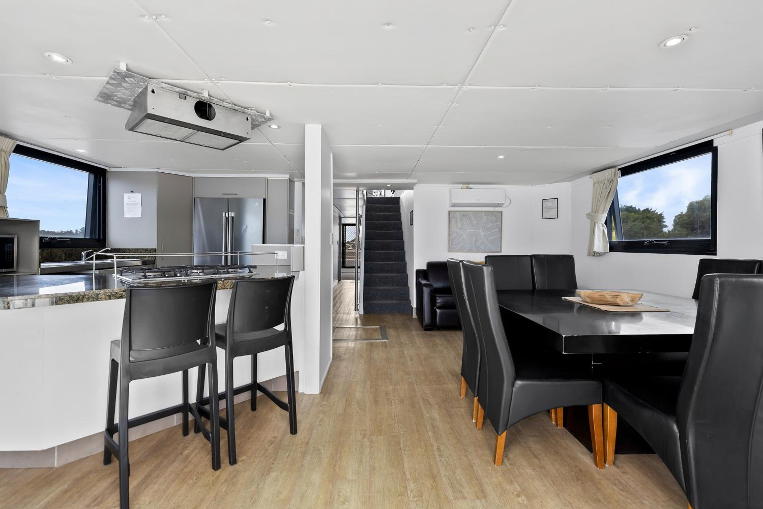 Coomera Houseboats