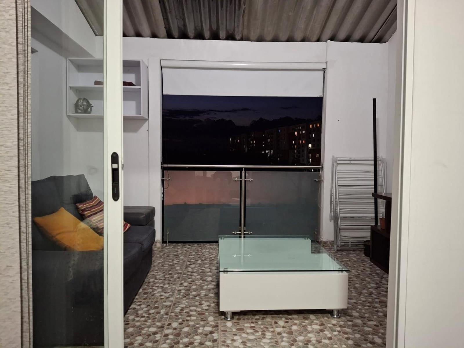 Apartamento en un 4to piso cerca al coliseo en Armenia