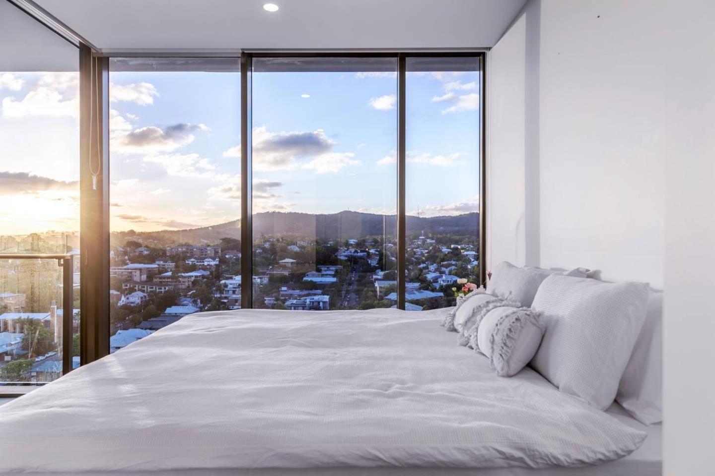 Brisbane Vacations - Modern APT in Toowong with Mountain View - Property Image 40