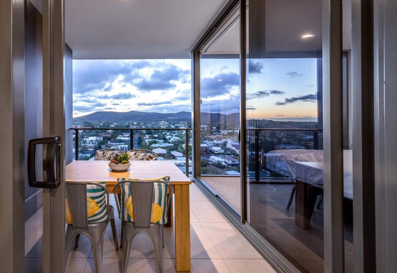 Brisbane Vacations - Modern APT in Toowong with Mountain View - Property Image 6
