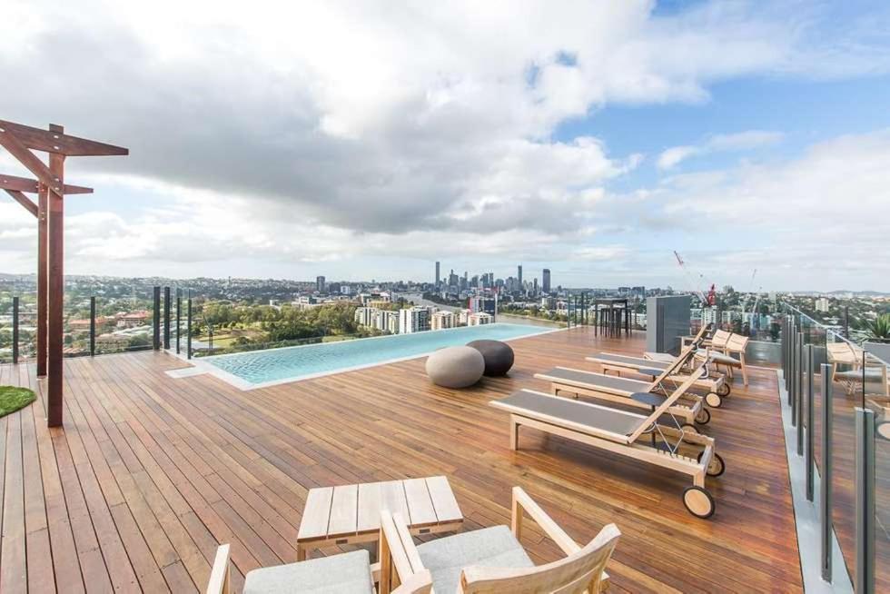 Brisbane Vacations - Modern APT in Toowong with Mountain View - Property Image 25