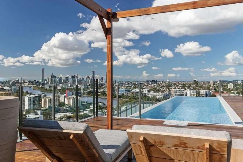 Brisbane Vacations - Modern APT in Toowong with Mountain View - Property Image 29
