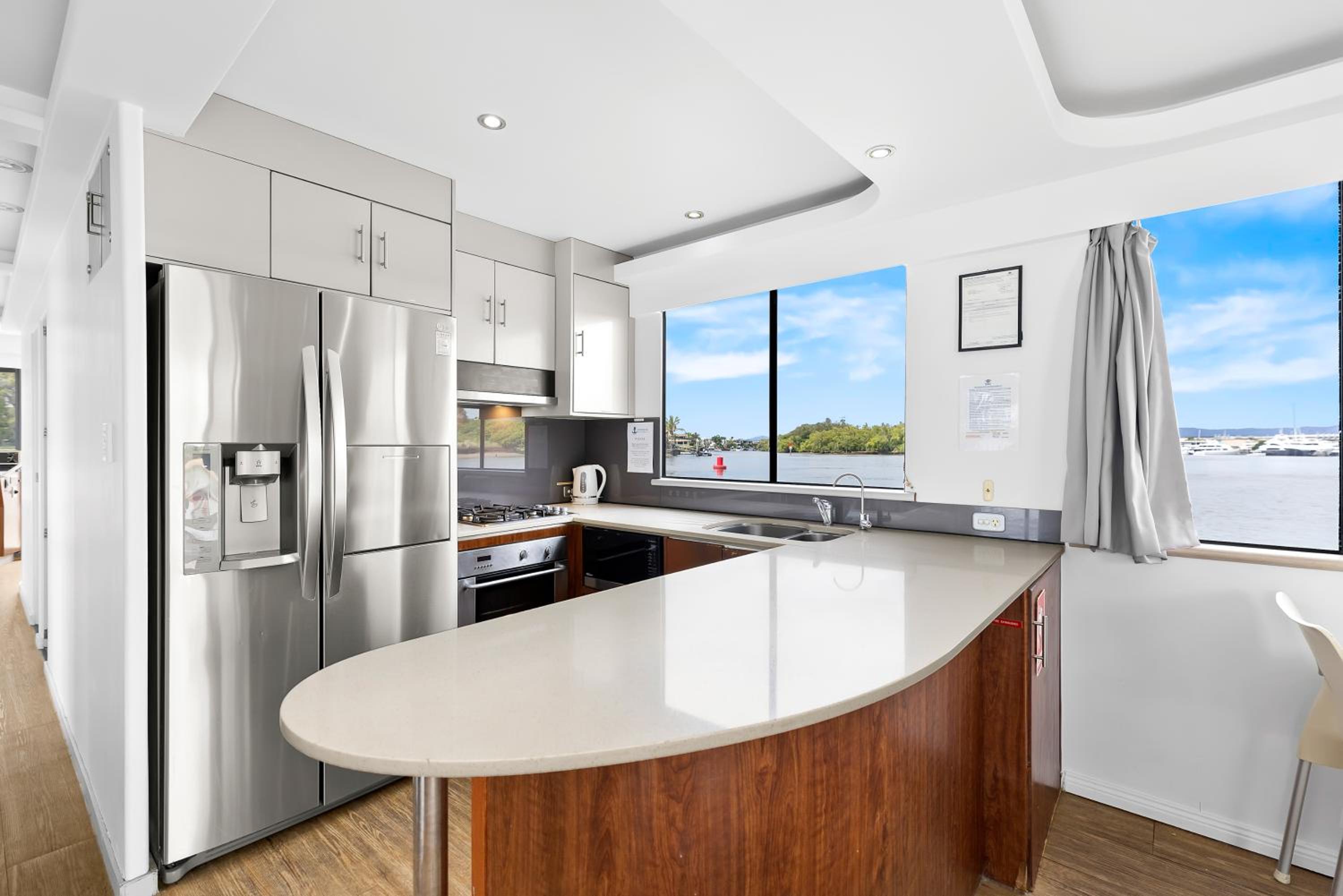 Coomera Houseboats
