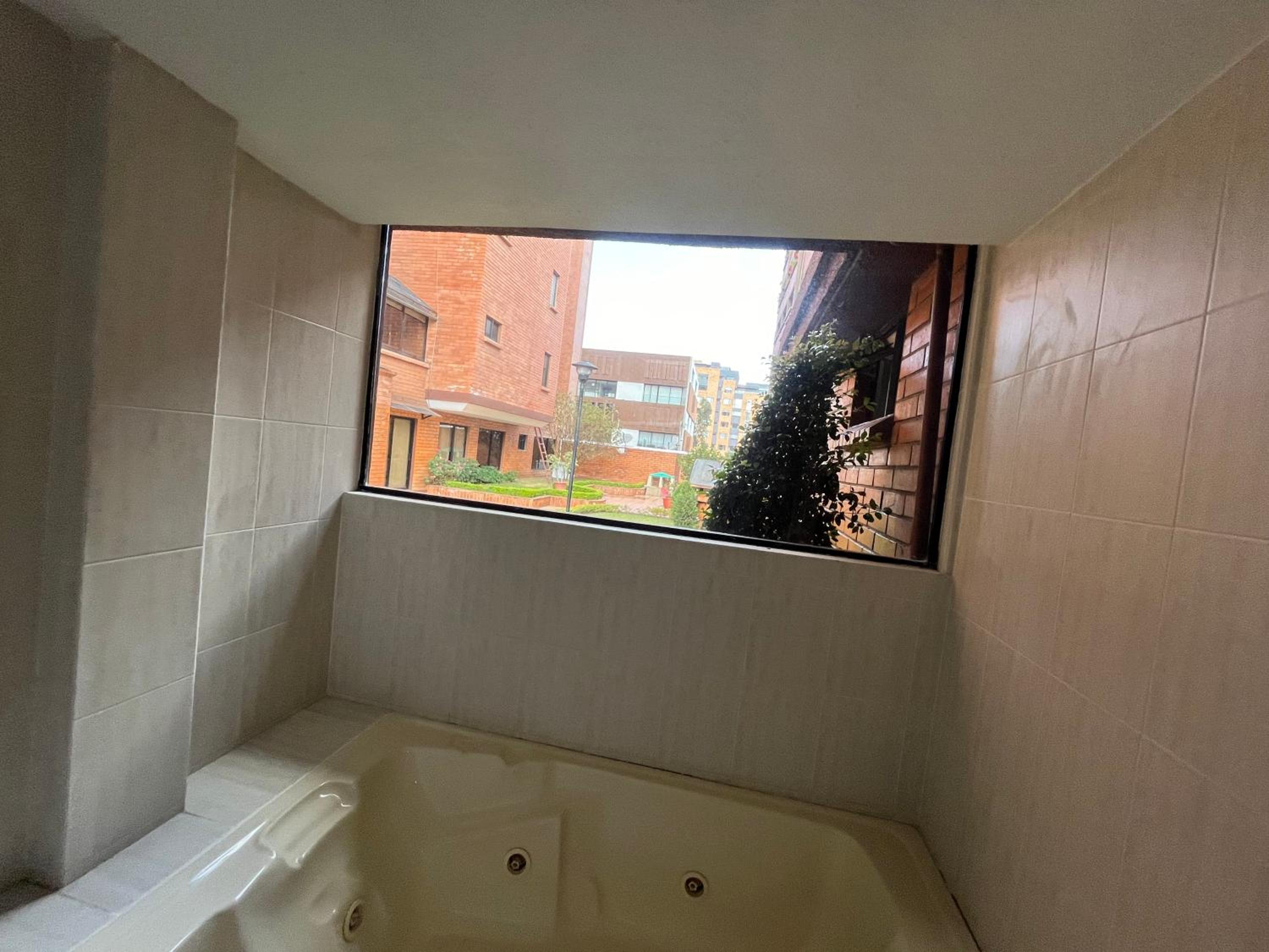 Enorme, 3 habitaciones, vista a toda la ciudad, zona exclusiva, Jacuzzi view 5