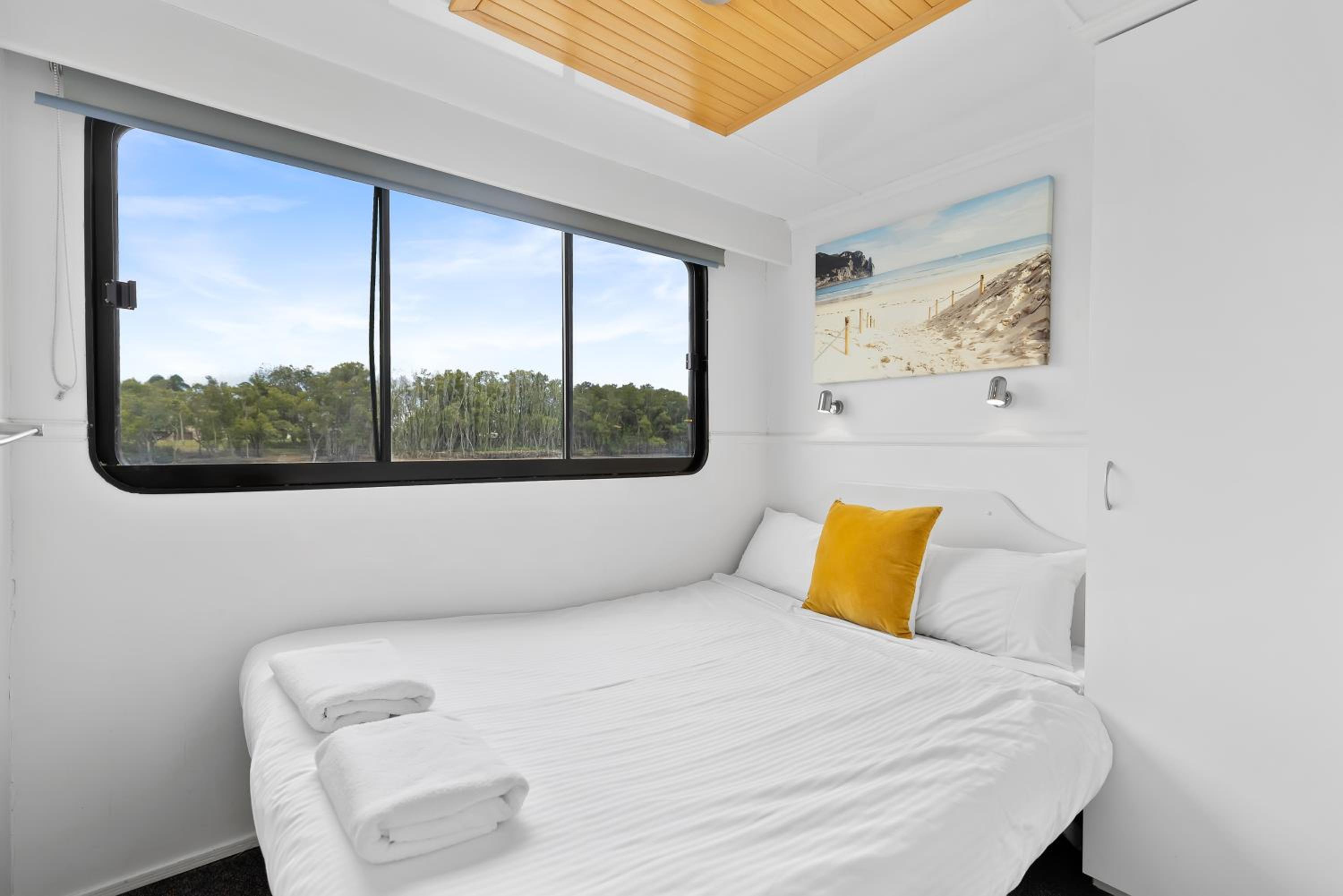 Coomera Houseboats