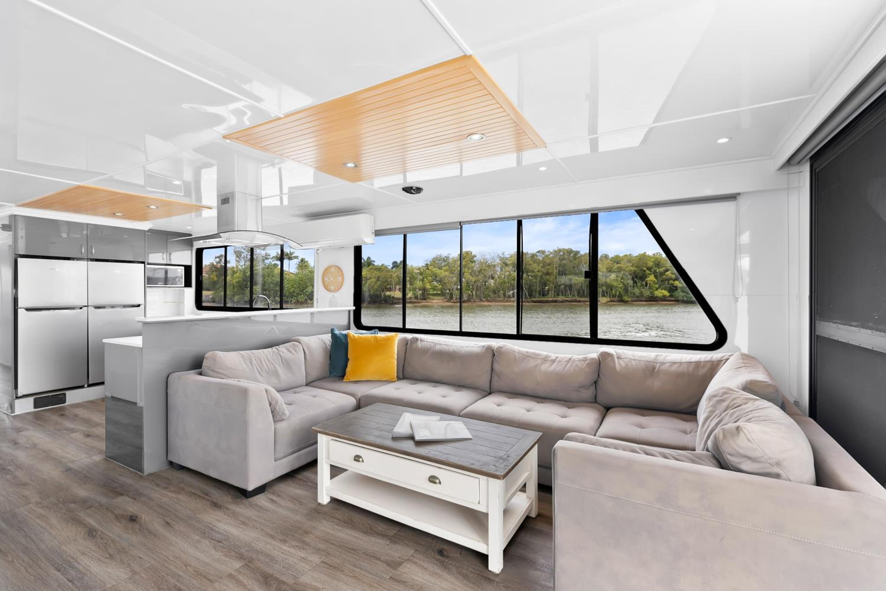 Coomera Houseboats