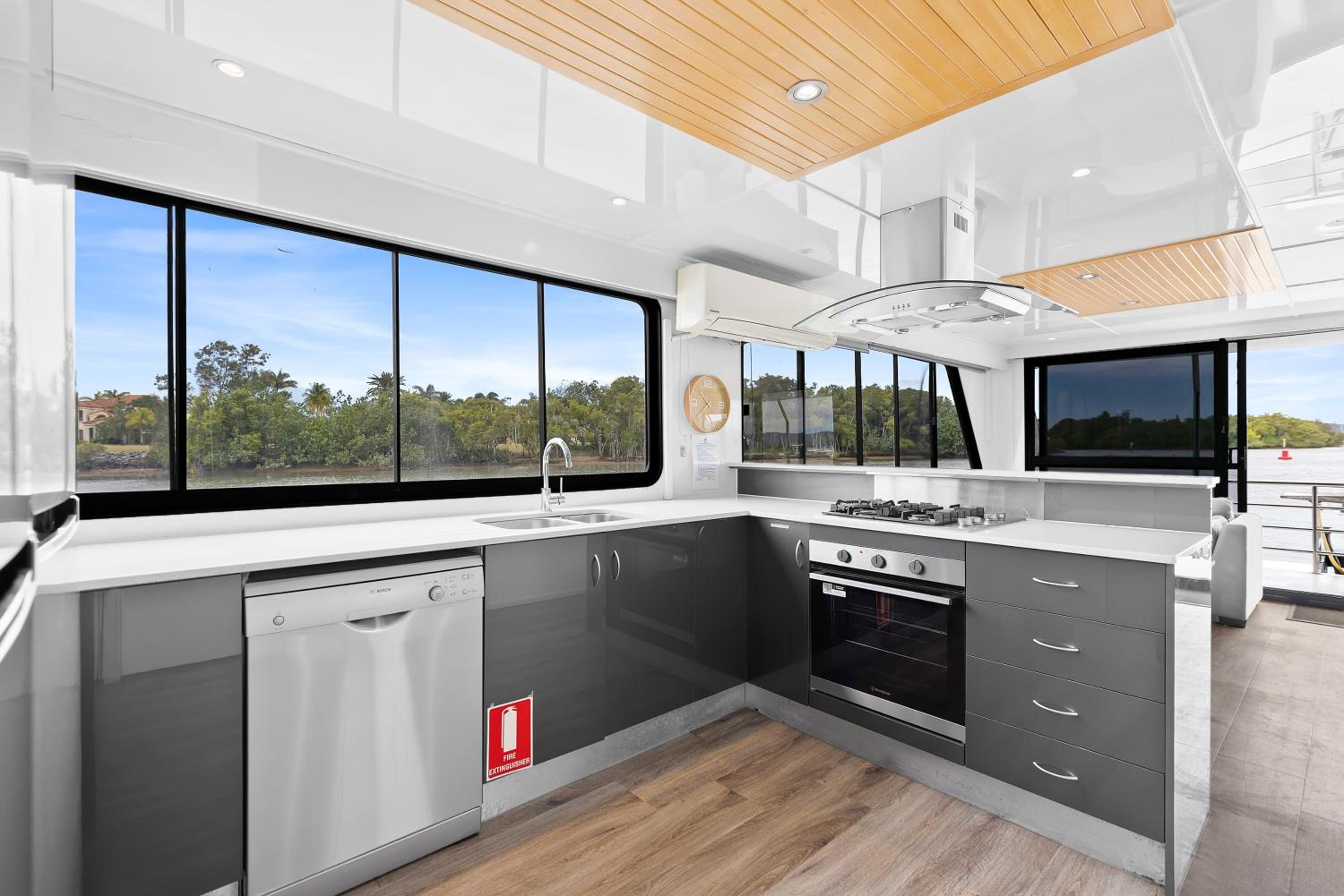 Coomera Houseboats