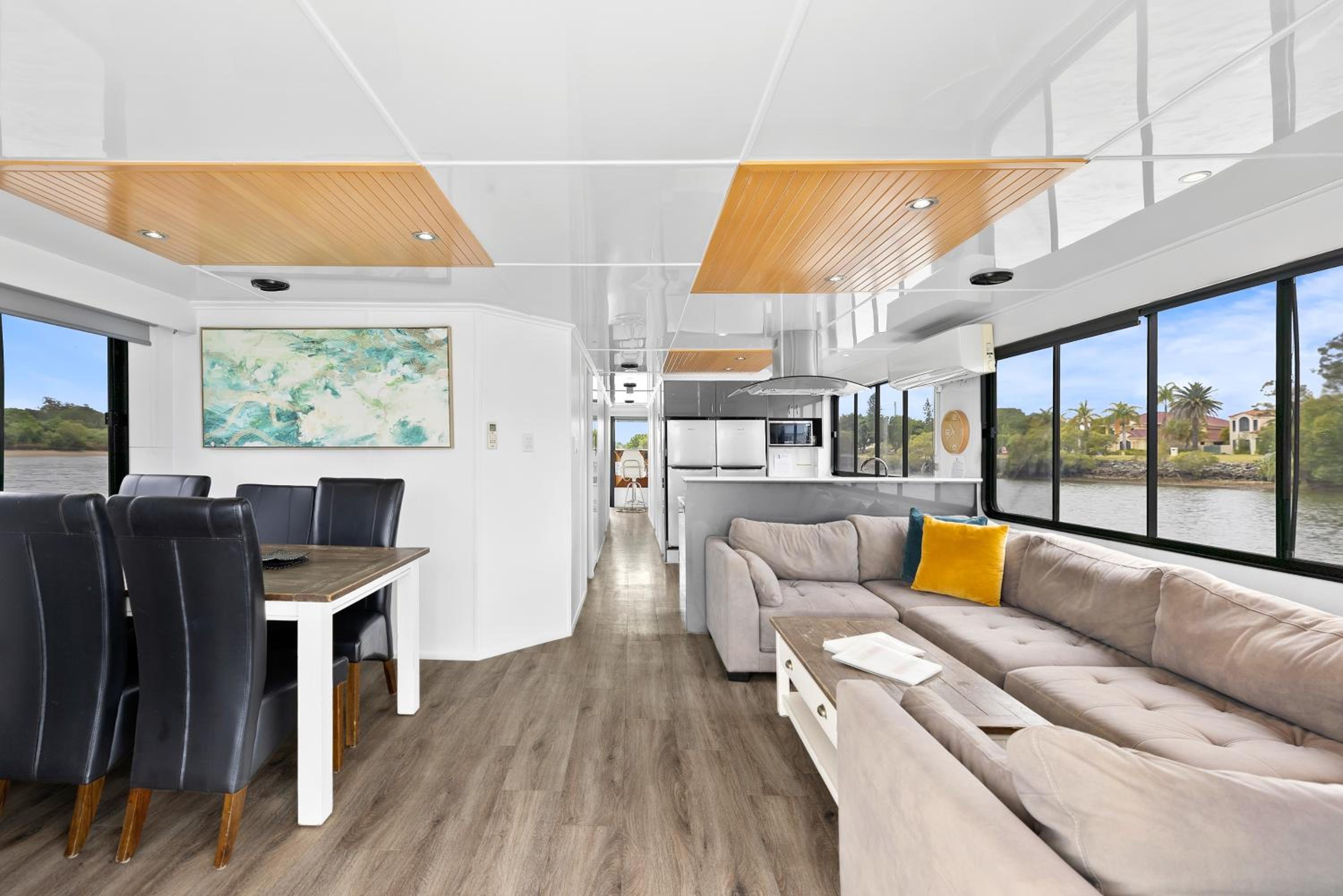Coomera Houseboats