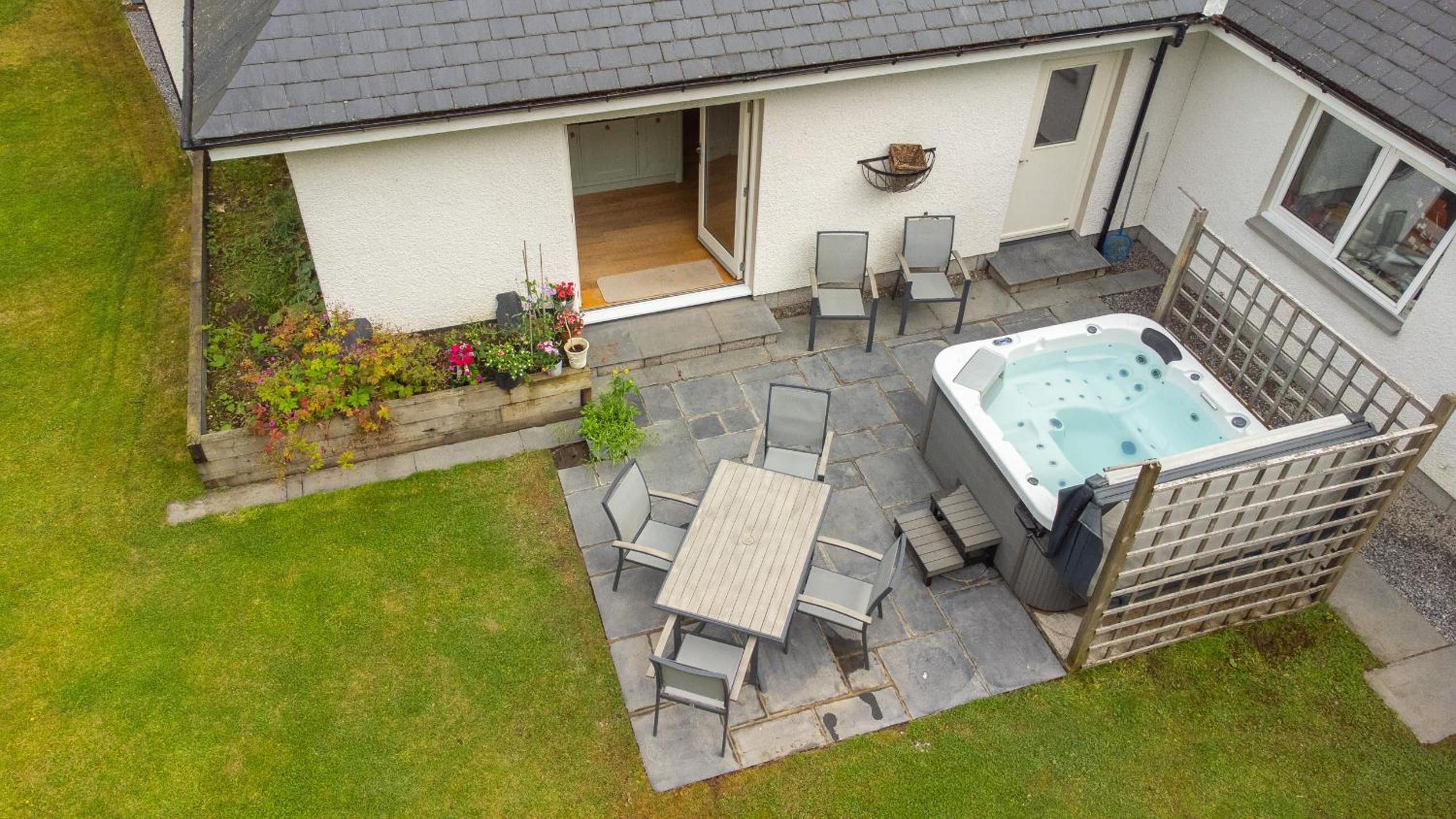 The Bellhouse - hot tub lodge in Tomatin view 2