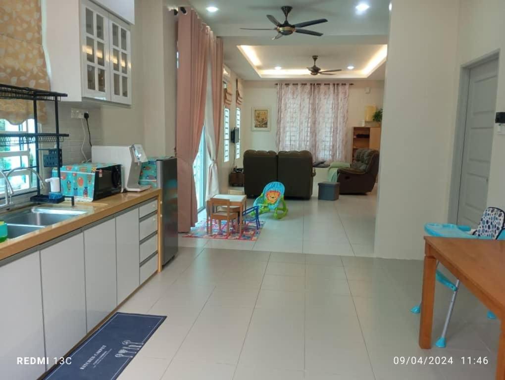 ReHeart Lovely home 4 rooms airconds with living hall aircond & free wifi photo 1