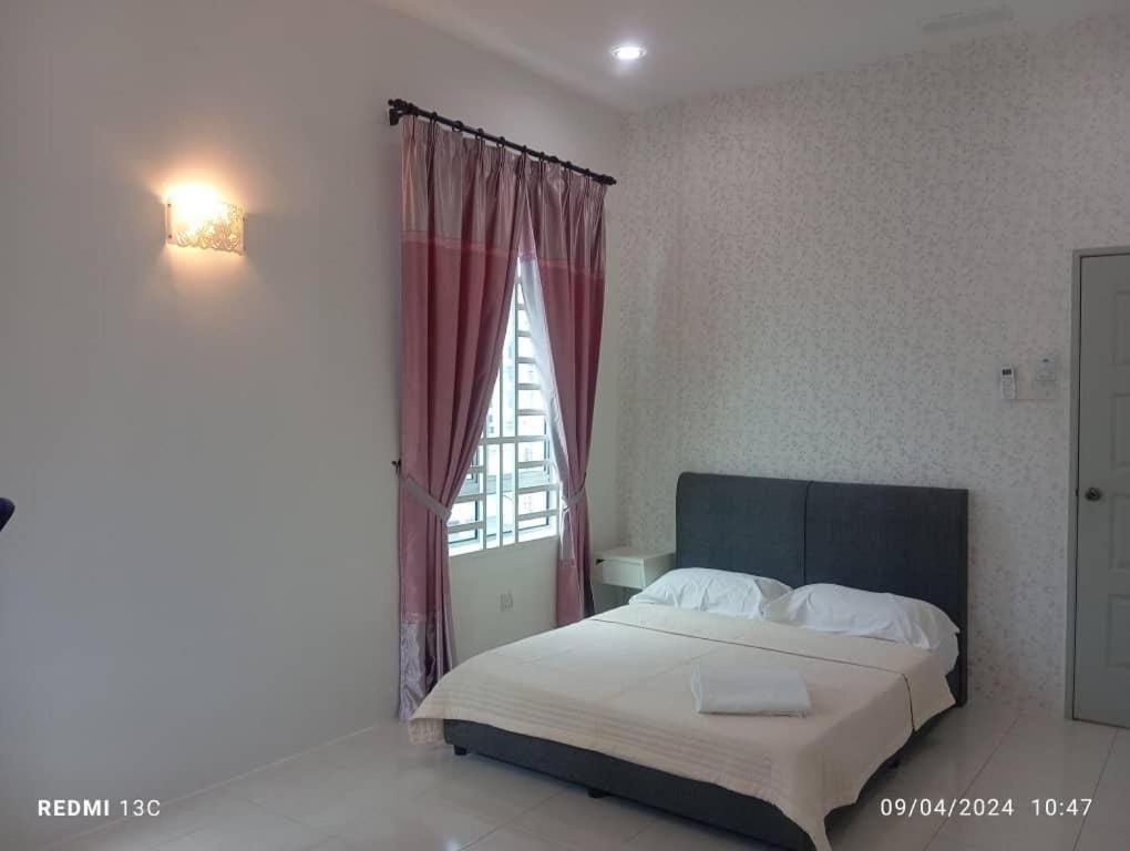 ReHeart Lovely home 4 rooms airconds with living hall aircond & free wifi photo 2