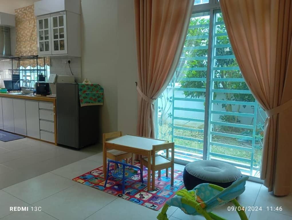 ReHeart Lovely home 4 rooms airconds with living hall aircond & free wifi photo 4