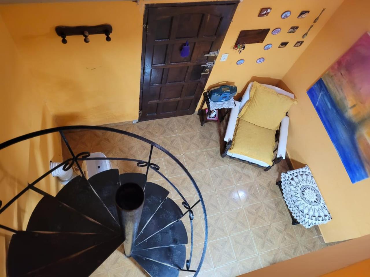Casa Amarrilla