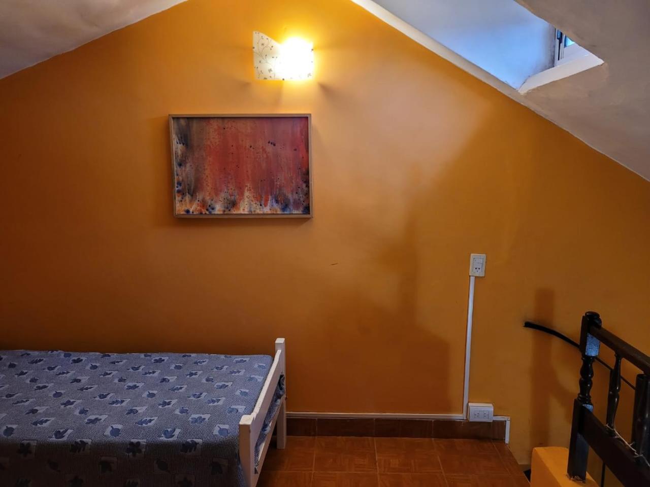 Casa Amarrilla