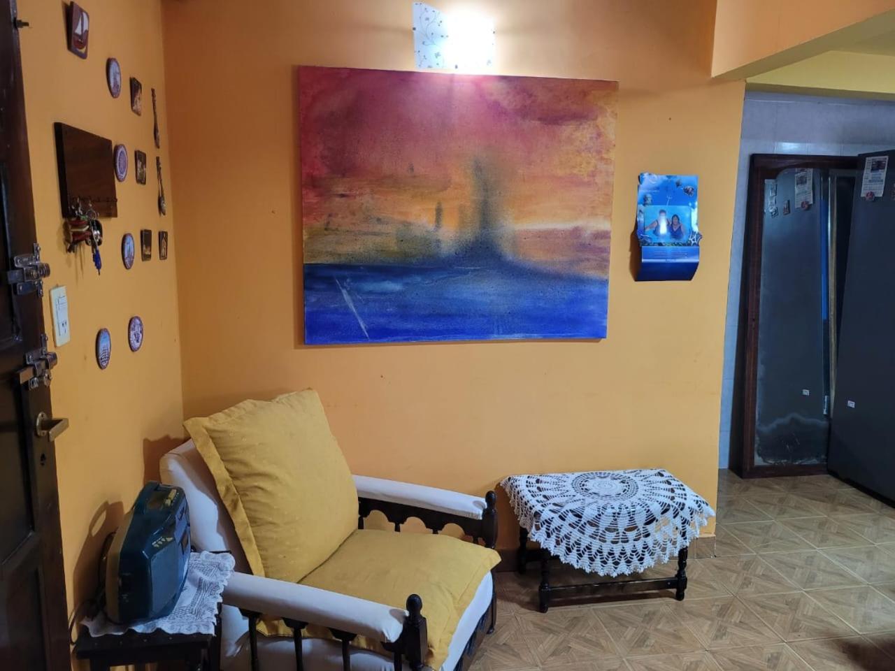 Casa Amarrilla