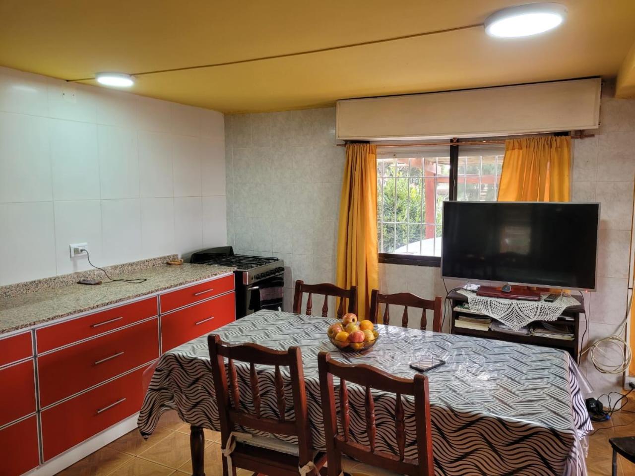 Casa Amarrilla
