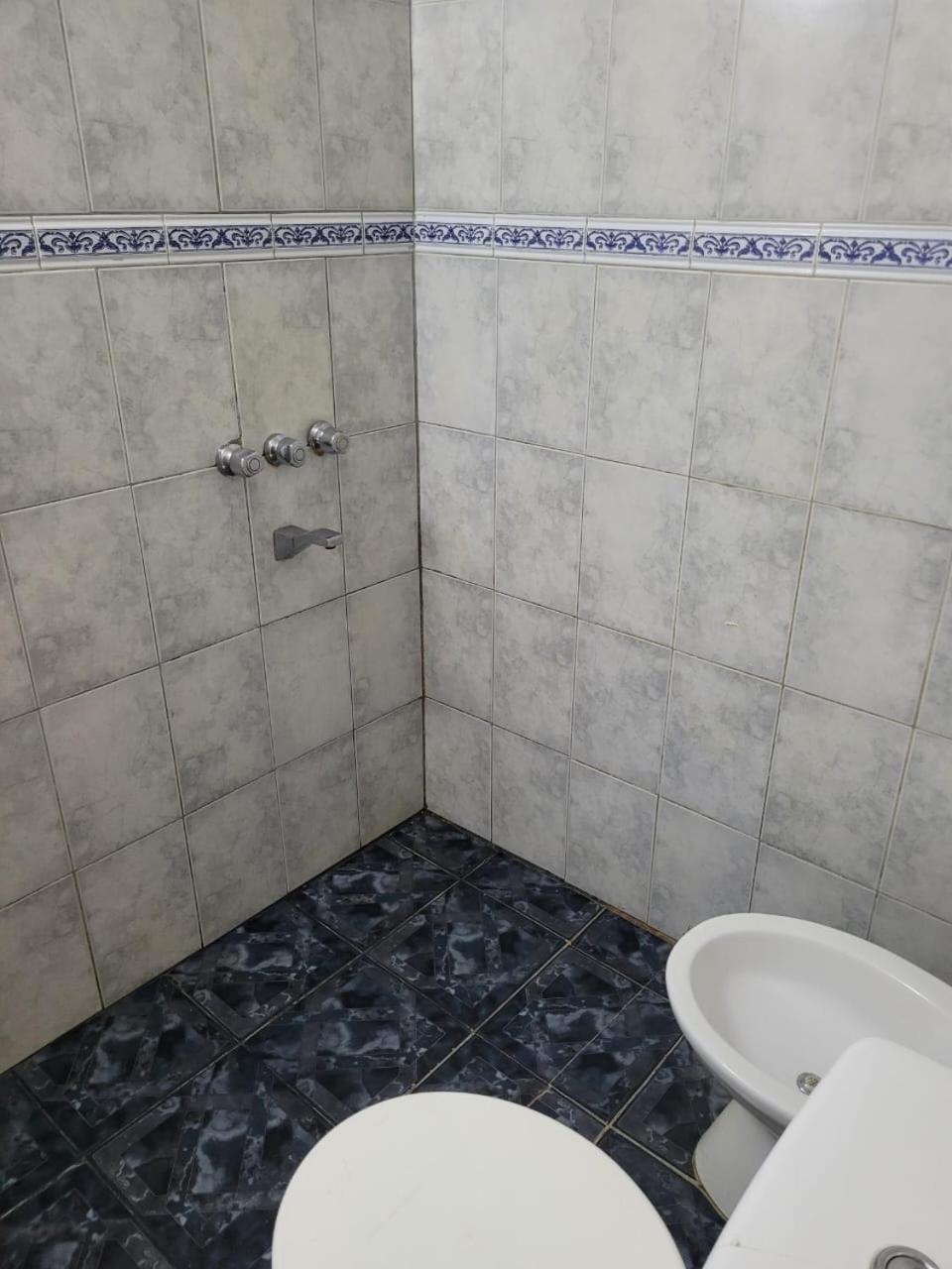 Casa Amarrilla