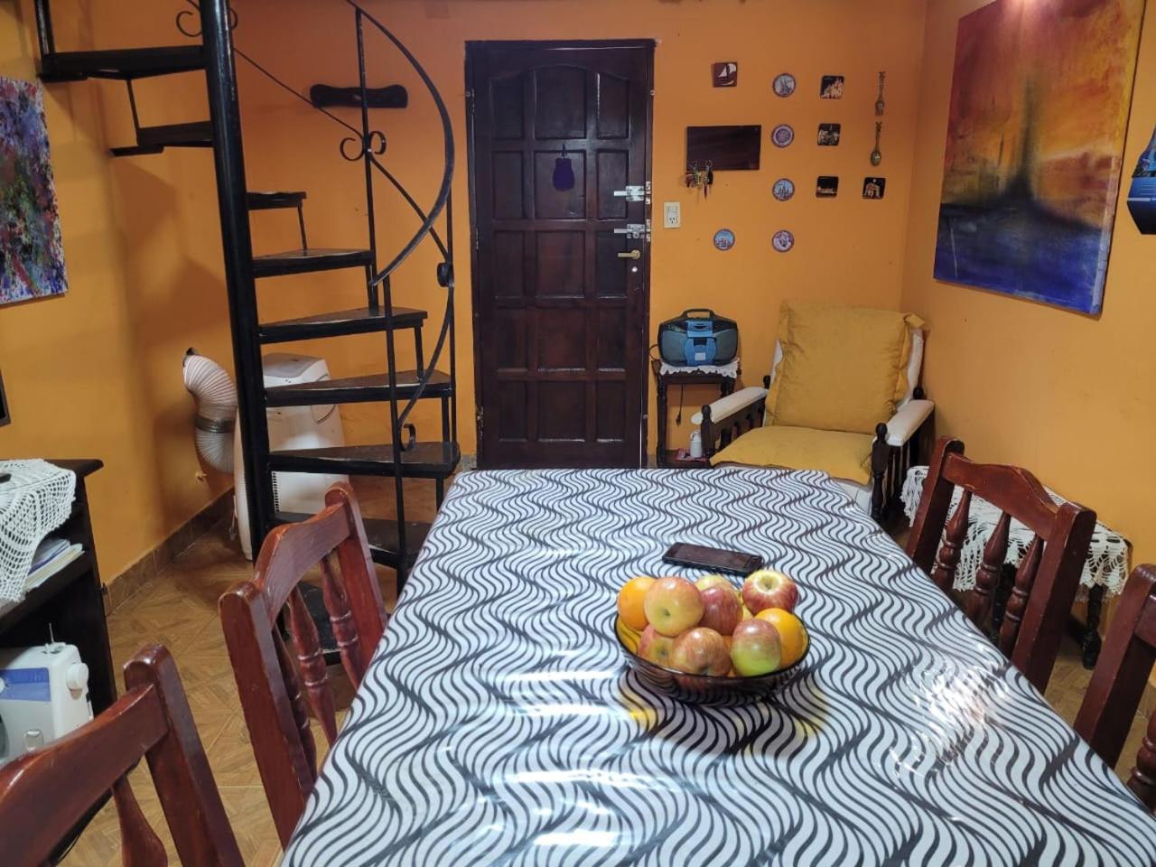 Casa Amarrilla