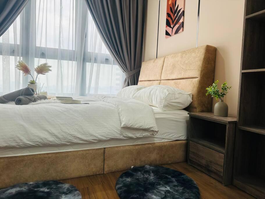 MVD41#Family Suite 8pax 3 Rooms M Vertica Velocity Mall Cheras IKEA Mytown Short Walk to MRT & LRT Maluri