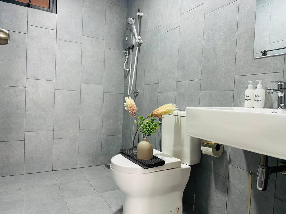 MVD41#Family Suite 8pax 3 Rooms M Vertica Velocity Mall Cheras IKEA Mytown Short Walk to MRT & LRT Maluri