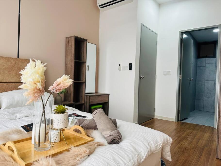 MVD41#Family Suite 8pax 3 Rooms M Vertica Velocity Mall Cheras IKEA Mytown Short Walk to MRT & LRT Maluri